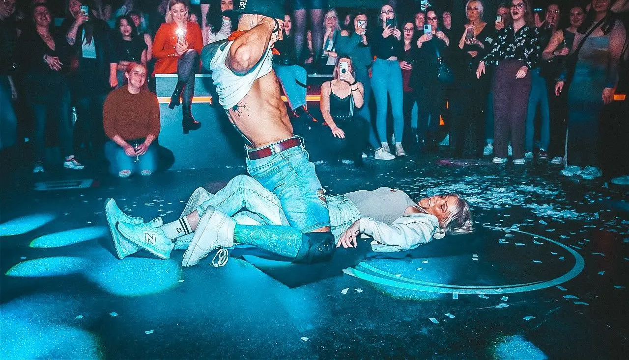 Stripshow bei einer Firmenveranstaltung